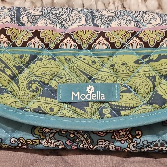 Modella Blue and Green Travel Jeweley Bag with Quilted Design - Picture 16 of 16